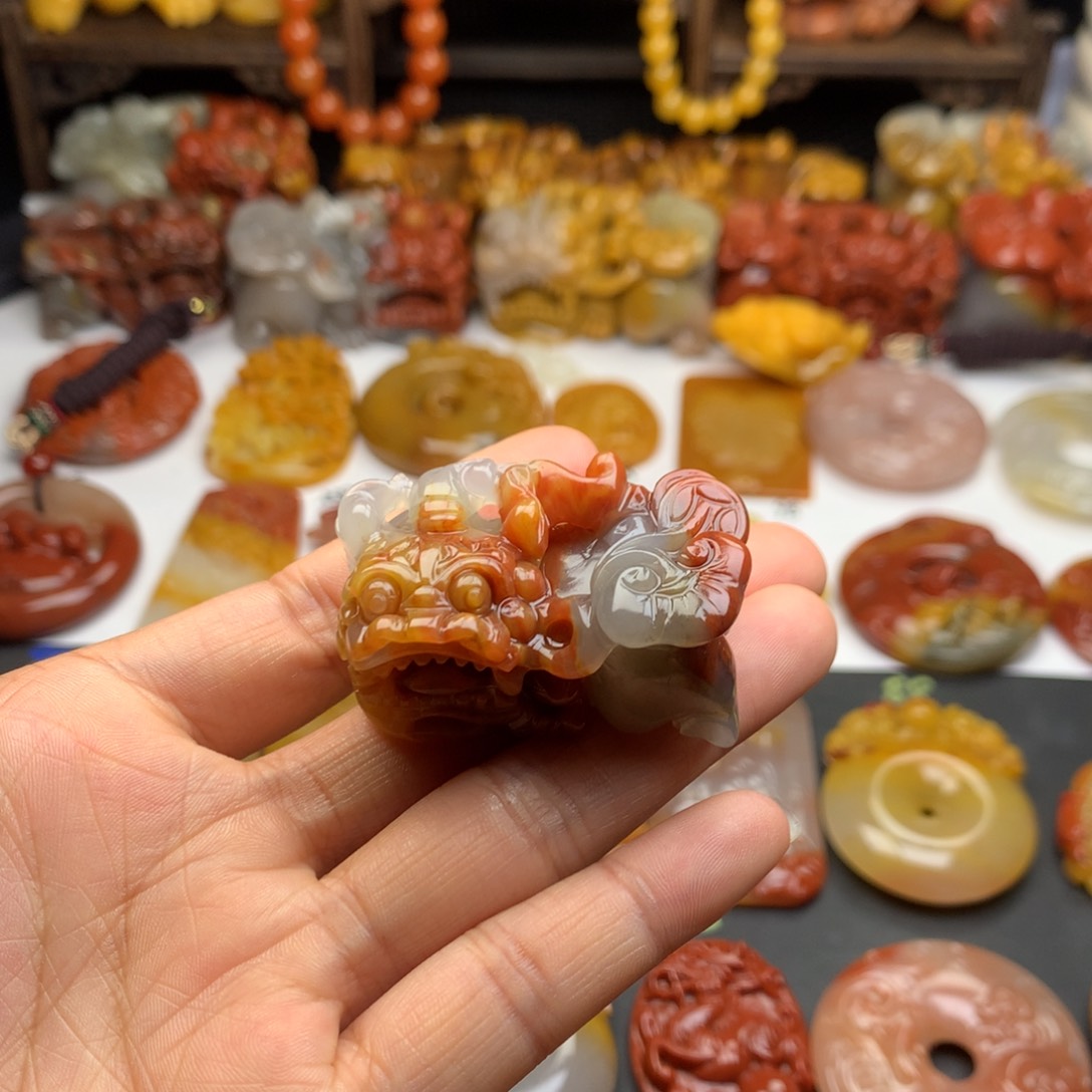 石英质玉（黄龙玉）挂件未镶嵌