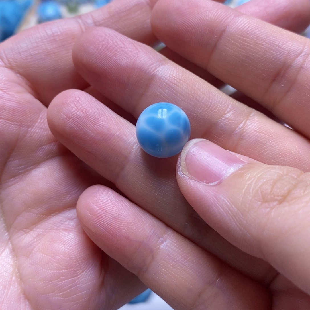 未镶嵌针钠钙石（海纹石）颈饰朴*