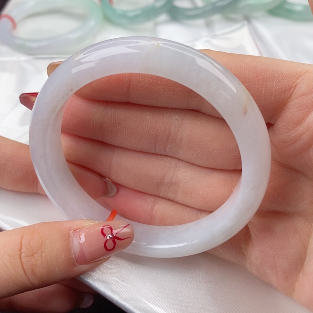 翡翠手镯未镶嵌59口