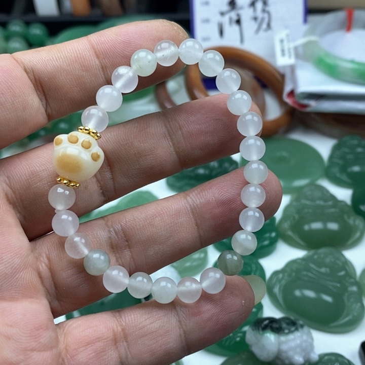 未镶嵌东陵石颈饰