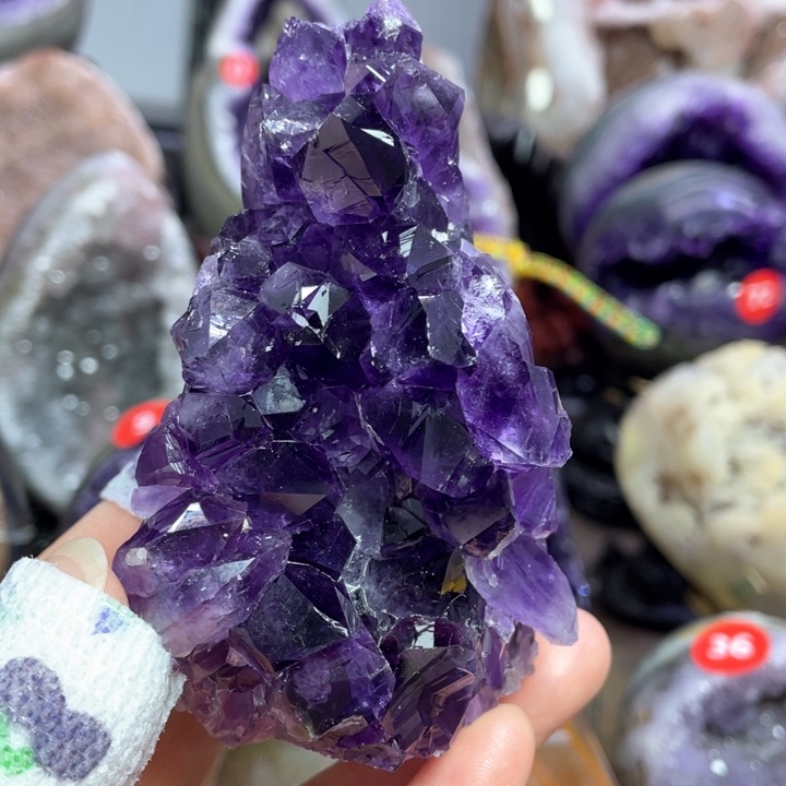 水晶摆件未镶嵌捡漏