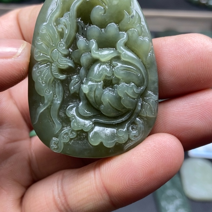 和田玉颈饰未镶嵌