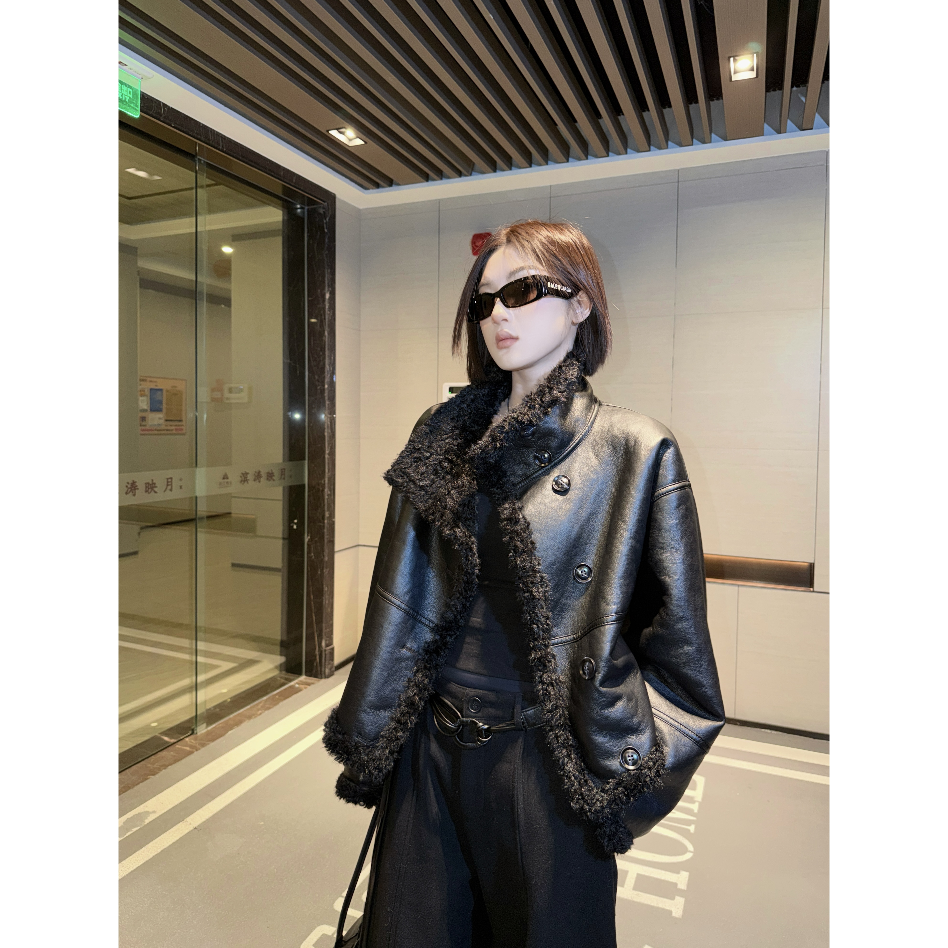 邓蕾婷【皮毛眷恋】冬季新款双面穿环保毛皮毛一体气质酷飒短外套