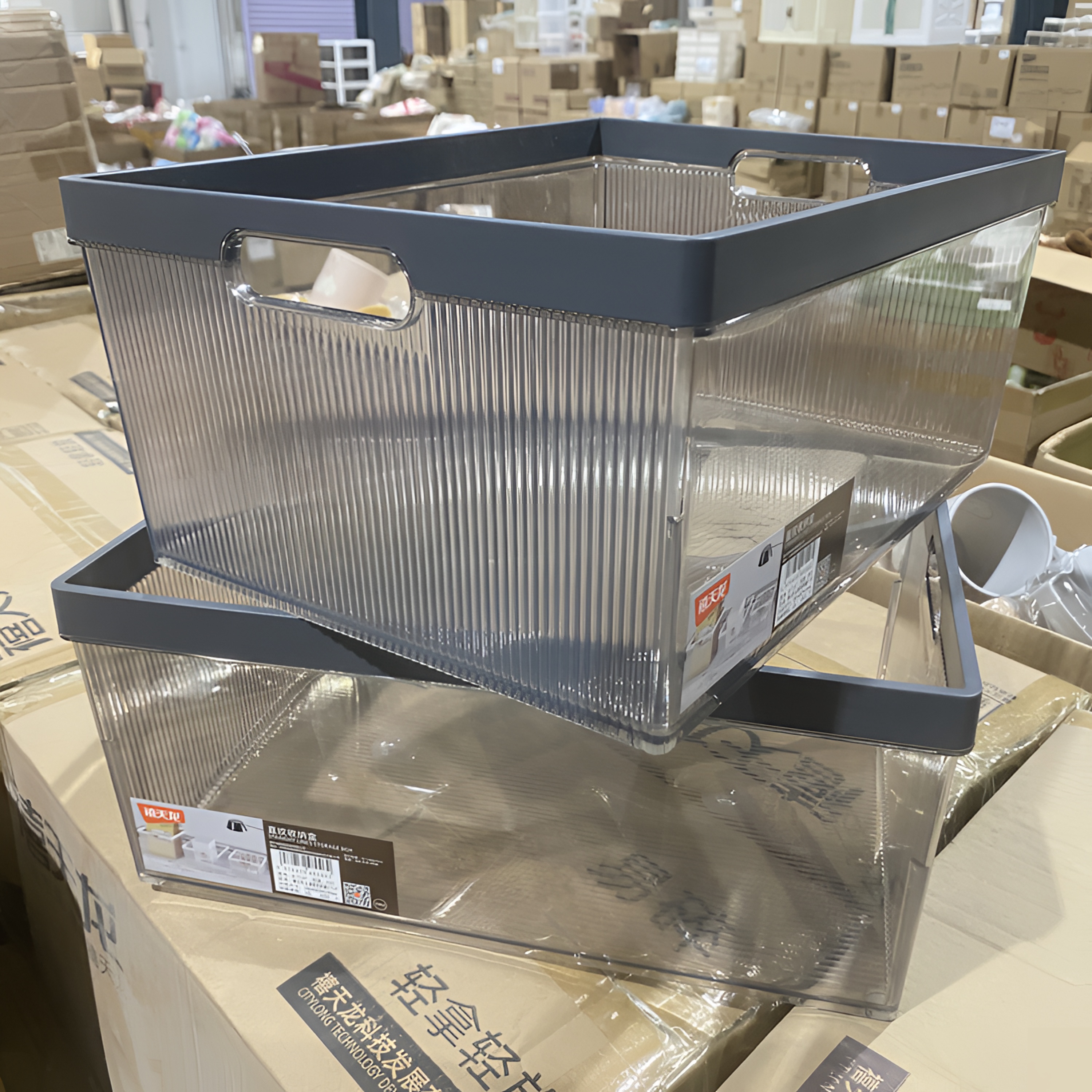 7147  透明直纹收纳盒12L