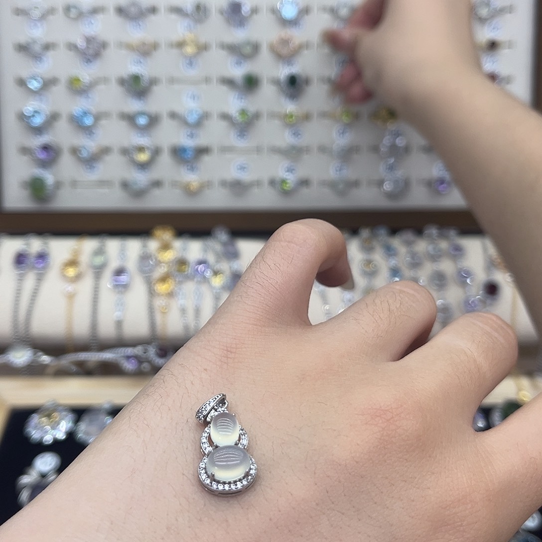 烧***暖岫玉银S925镶嵌颈饰