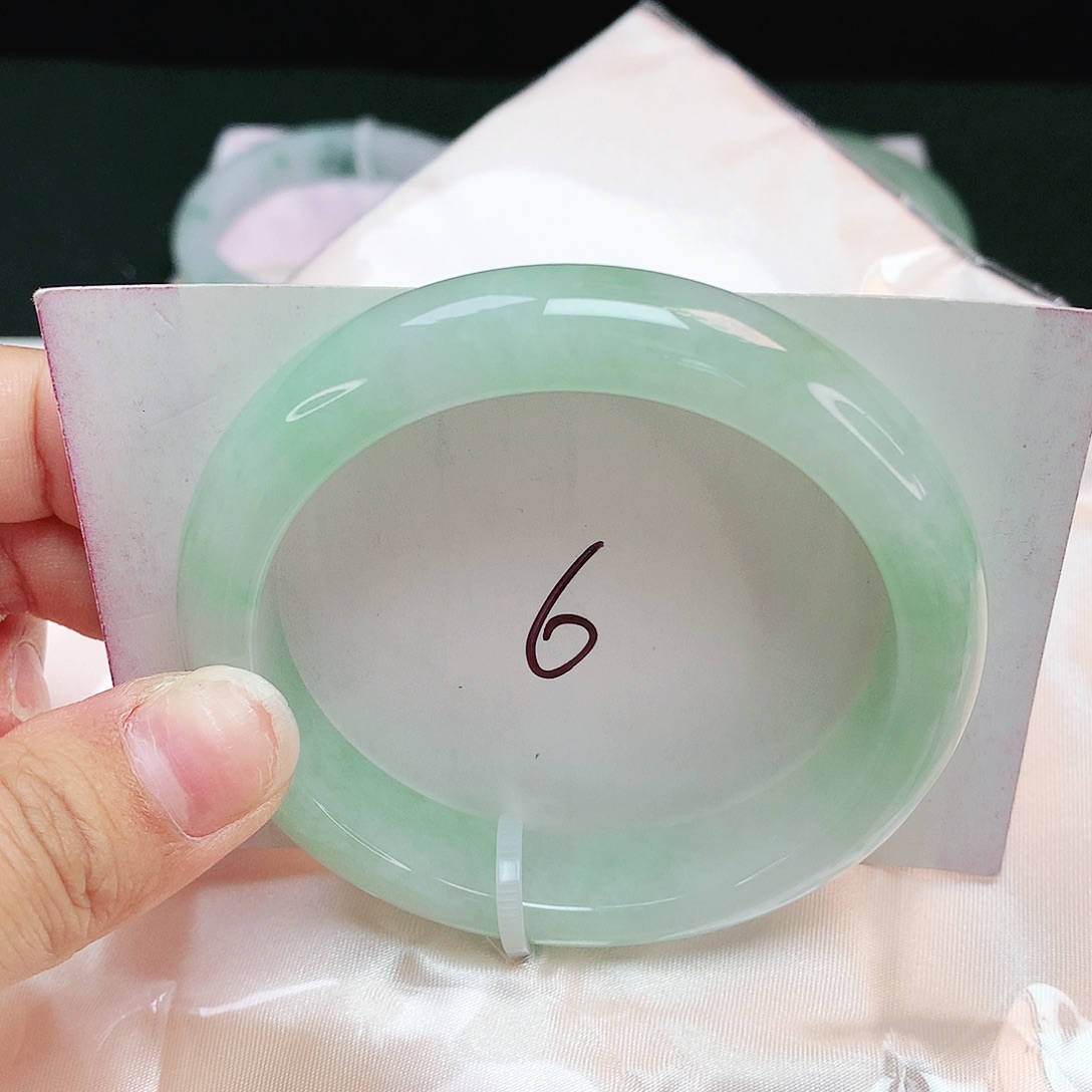 翡翠未镶嵌手镯正圈57