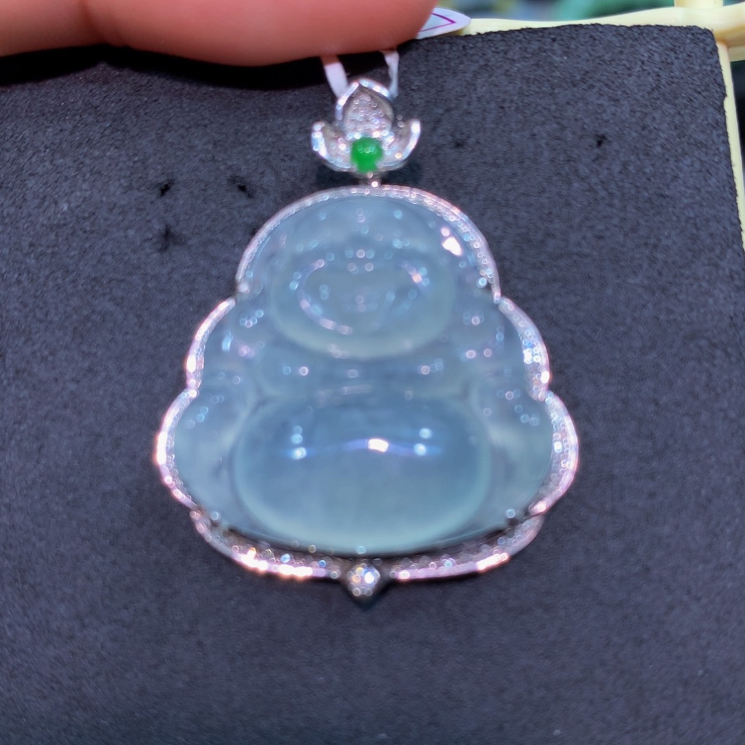 翡翠18K金镶嵌颈饰翡翠