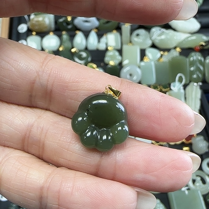 和田玉吊坠(不含链)18K金镶嵌