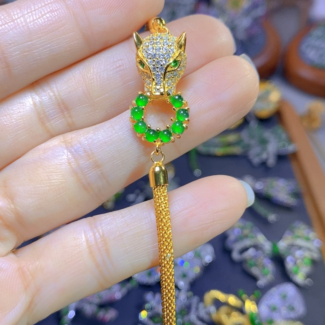 翡翠颈饰银S925镶嵌天然翡翠