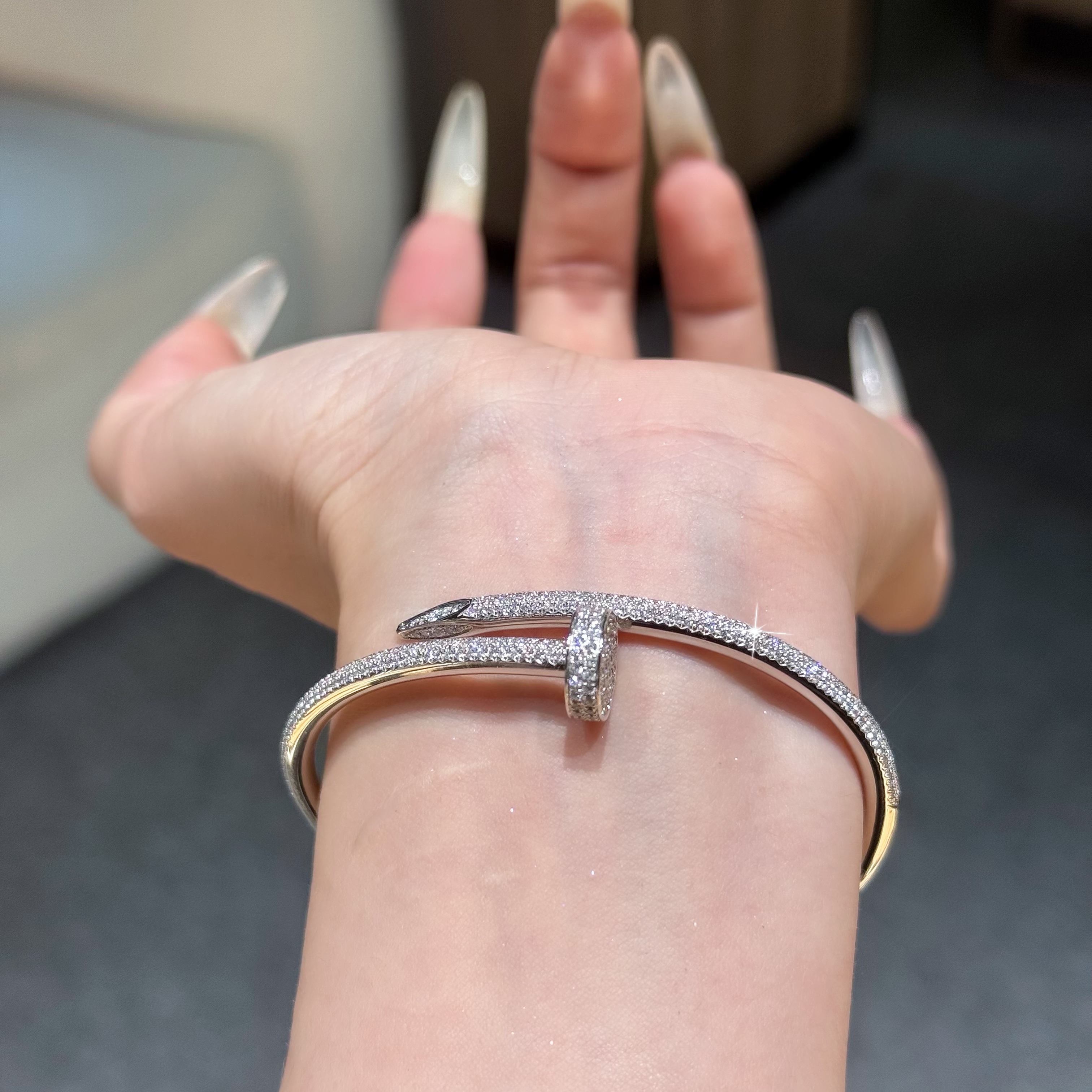 QANNAu【满钻钉子】【大钻重金版】时尚设计款经典天然钻石手镯AY