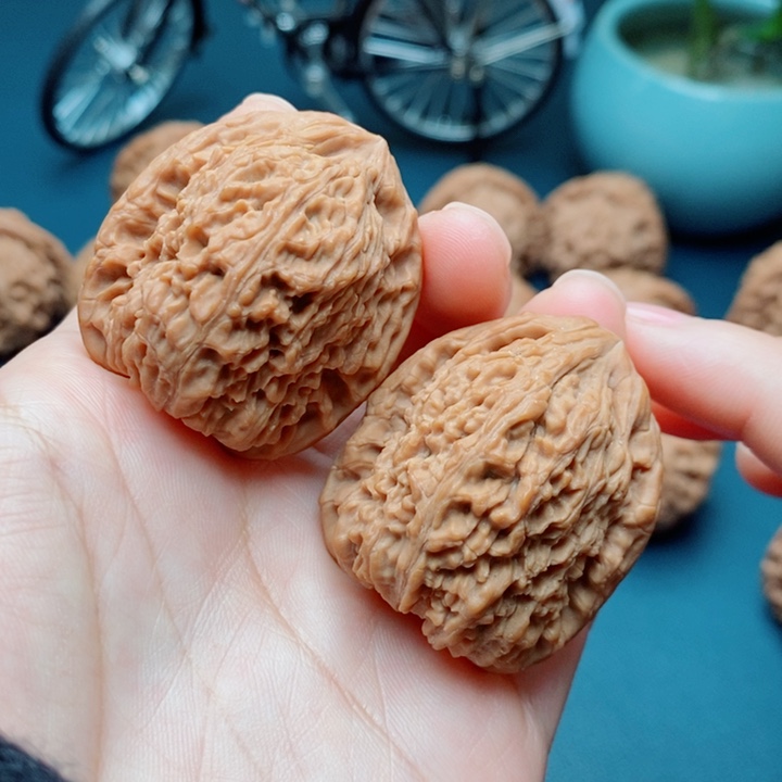 文玩核桃把件南疆石35