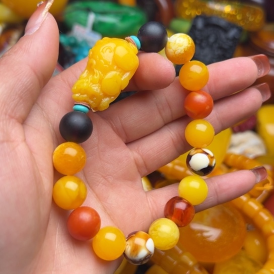 琥珀手串未镶嵌蜜蜡