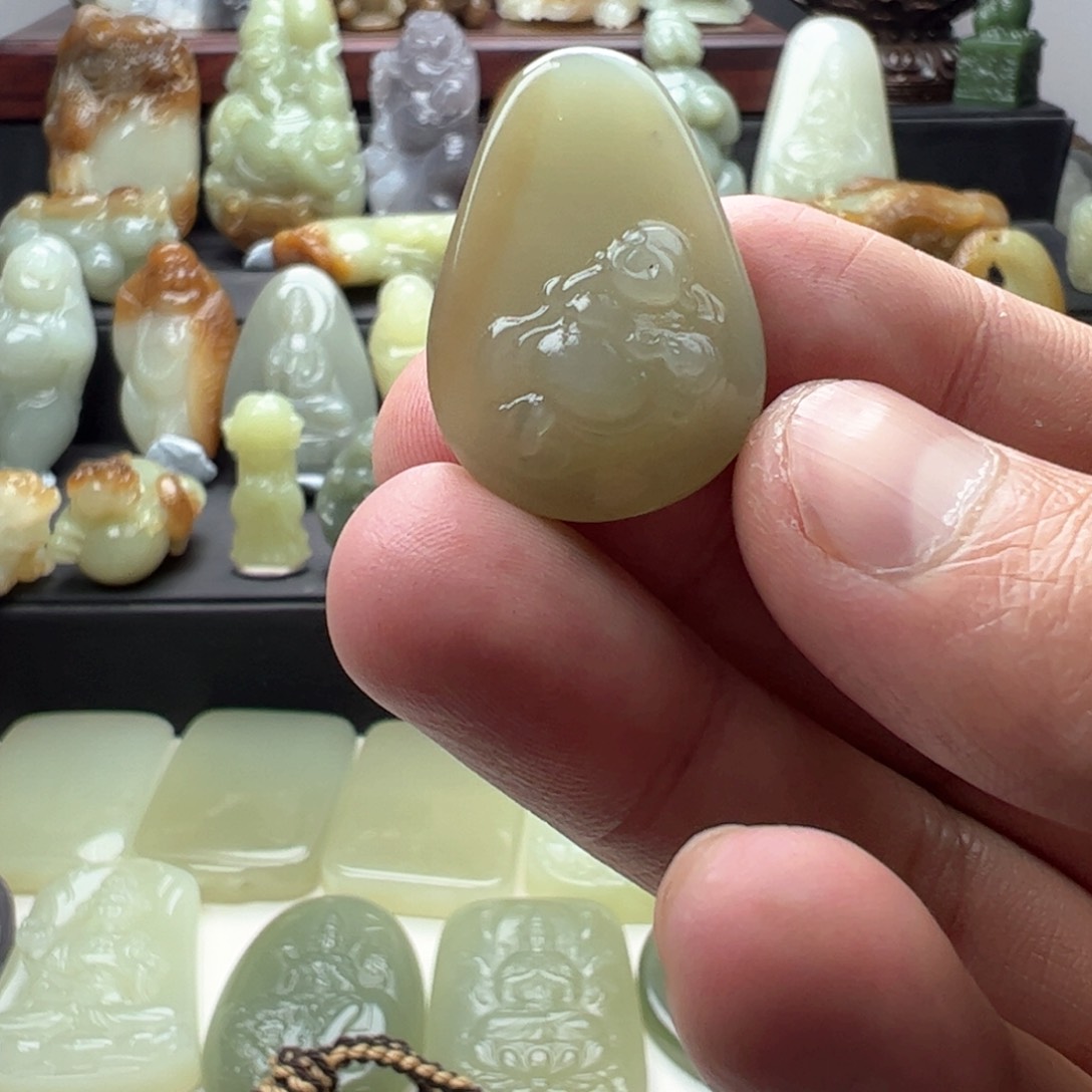 和田玉颈饰未镶嵌