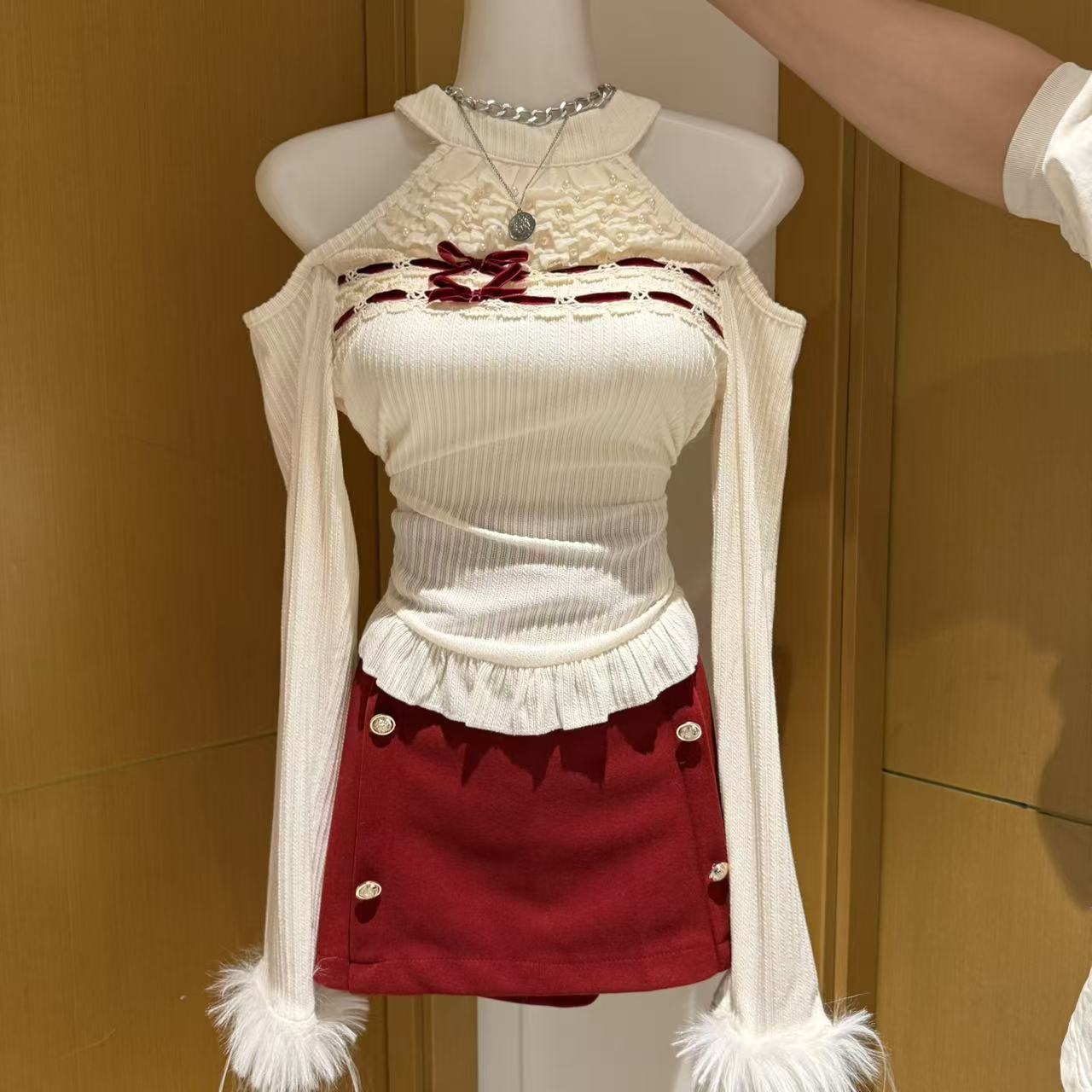 奈奈心绪少女上衣红色纯欲短裙