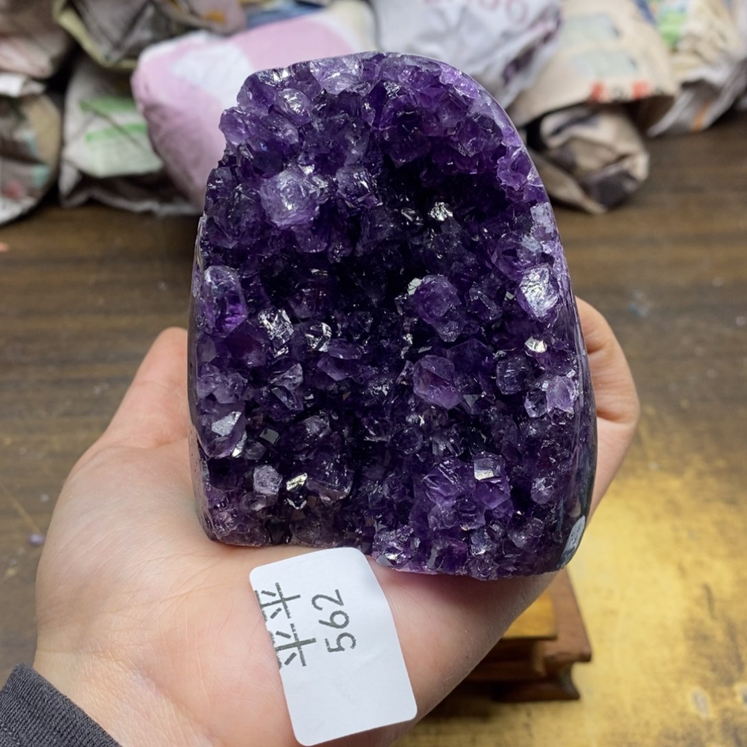 紫晶乌拉圭未镶嵌