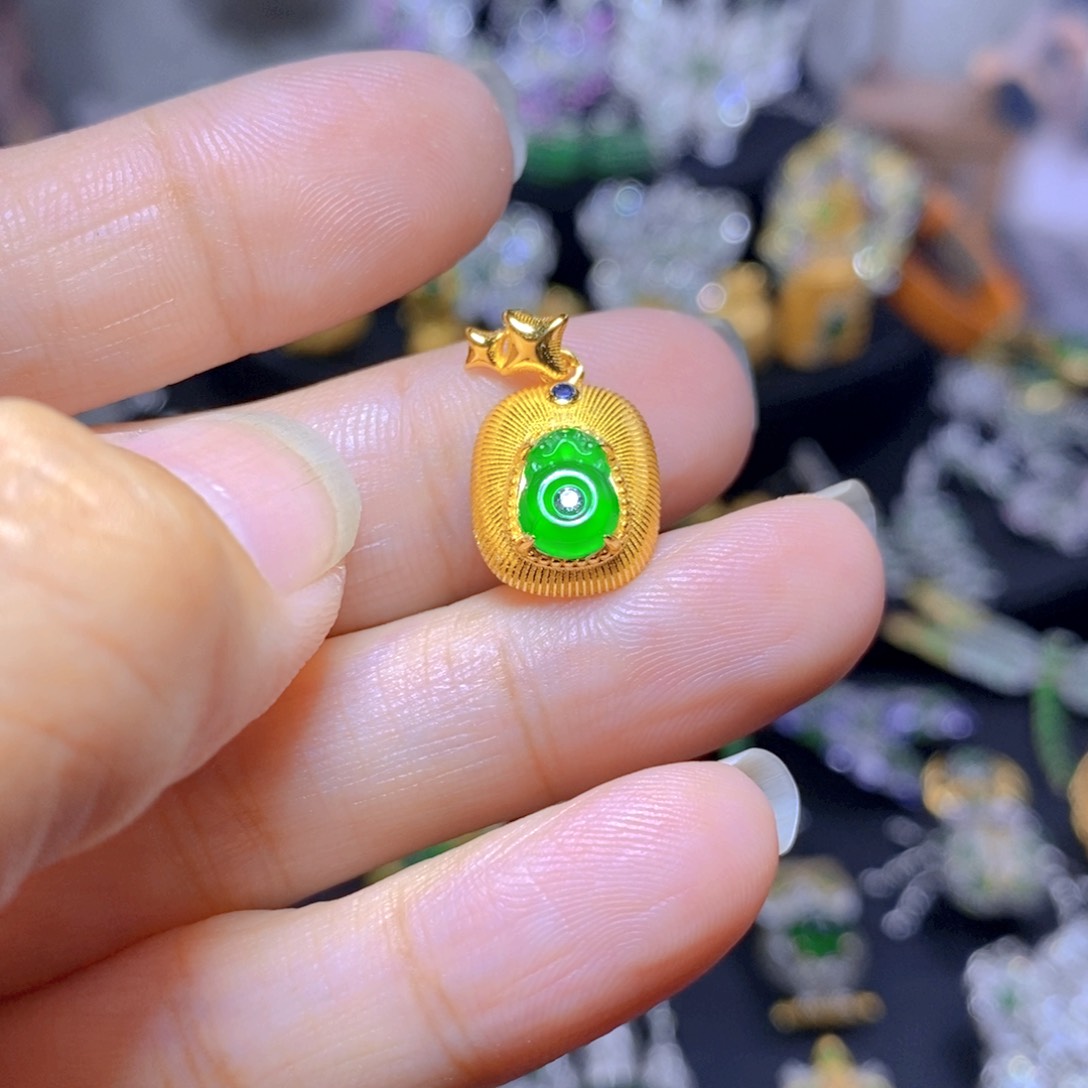 翡翠银S925镶嵌耳饰天然翡翠