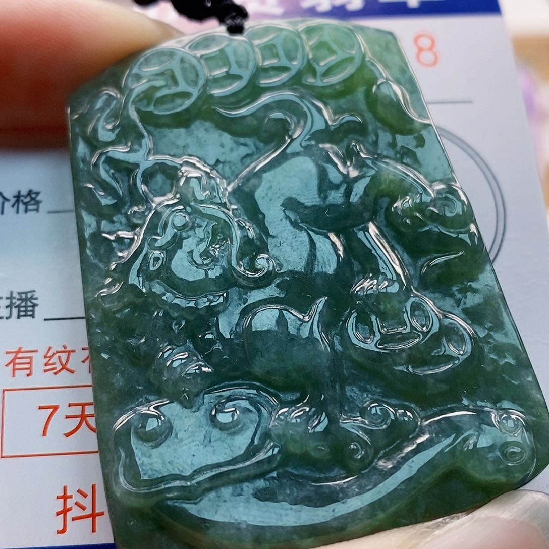 吊坠(不含链)未镶嵌翡翠