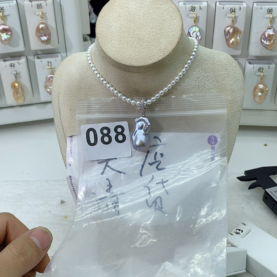 淡水珍珠颈饰合金