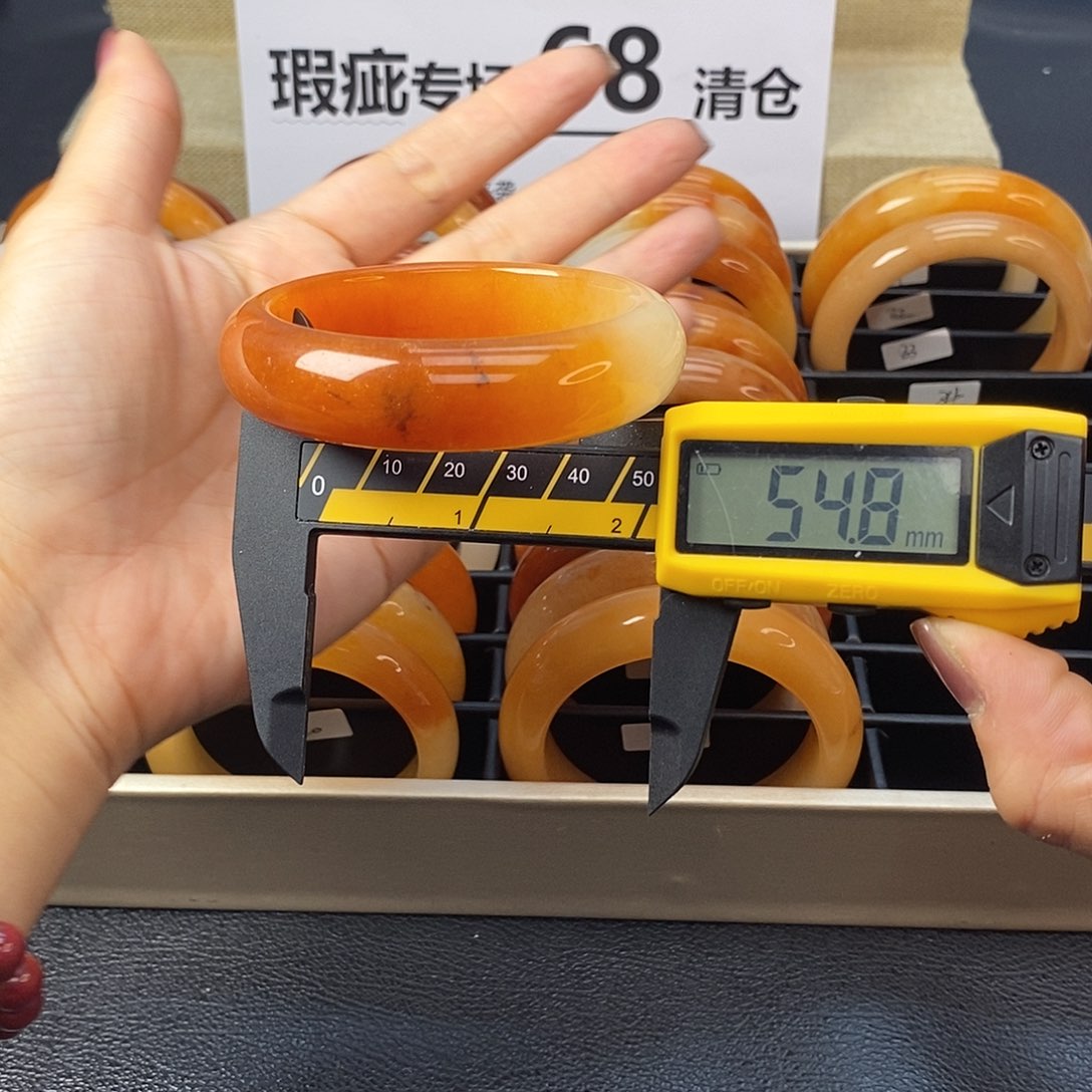 未镶嵌石英质玉（黄龙玉）手镯34号茄子山金沙老料瑕疵福利