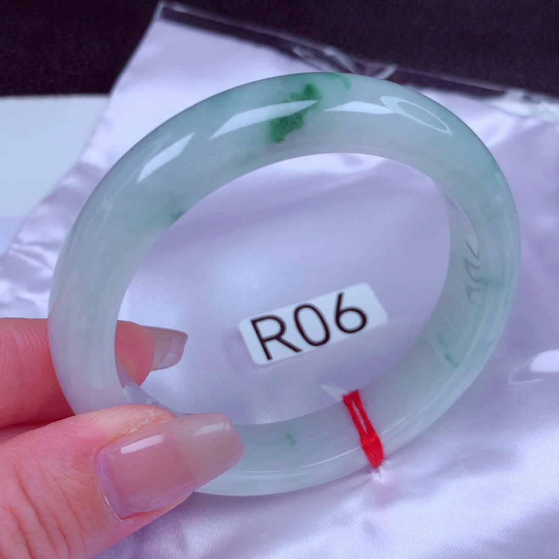 翡翠未镶嵌手镯手镯