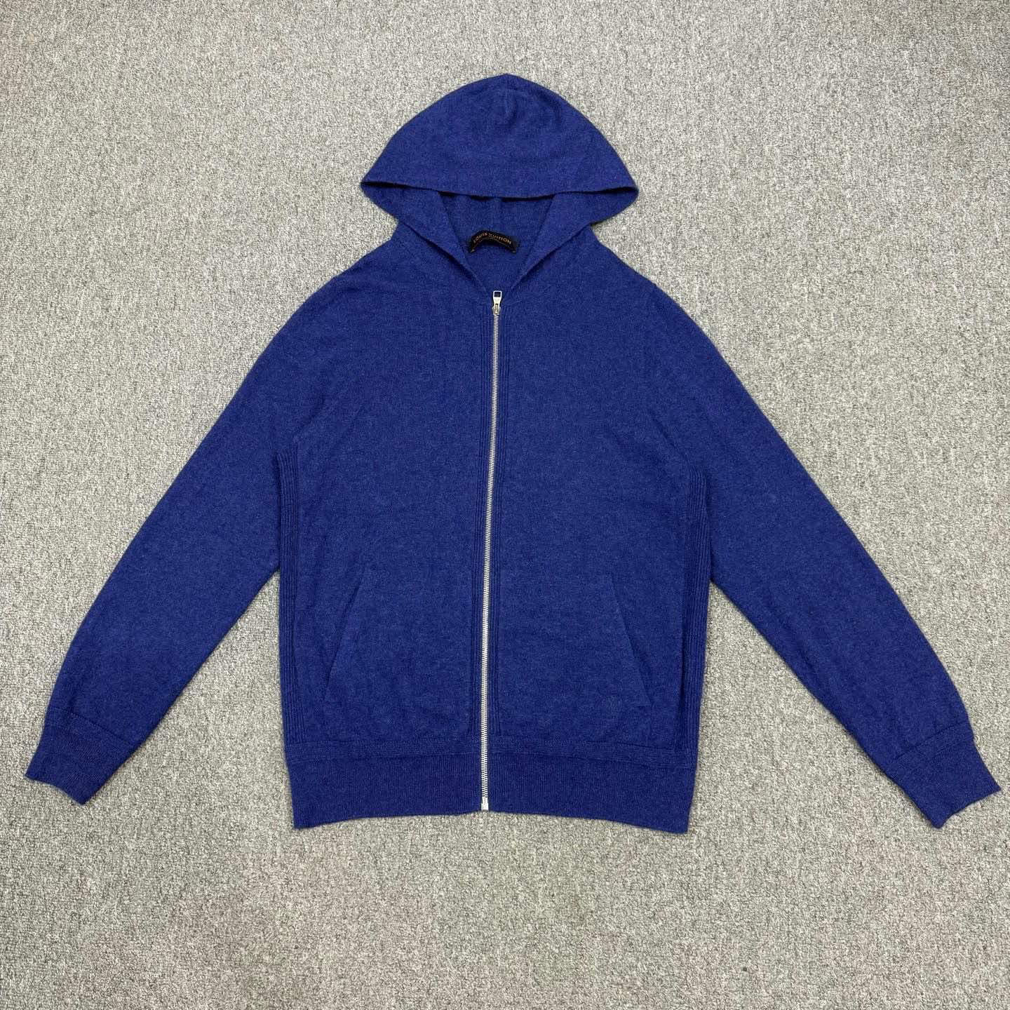 99新 LouisVuitton/路易威登 15302899 蓝色羊绒拉链外套 L码99新