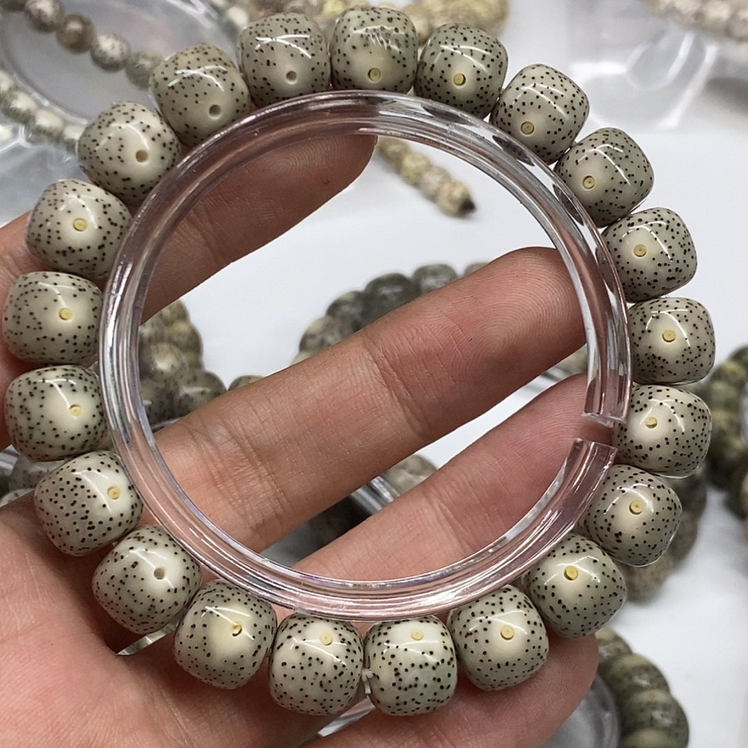 暴***雪星月菩提吊坠原生态11/10冰糖