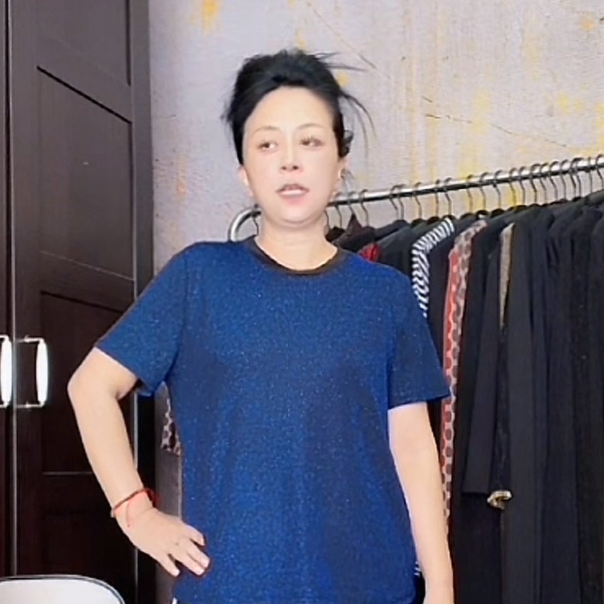 妙唐亮丝时尚大码新款弹力女士上衣2901S蓝菱形格