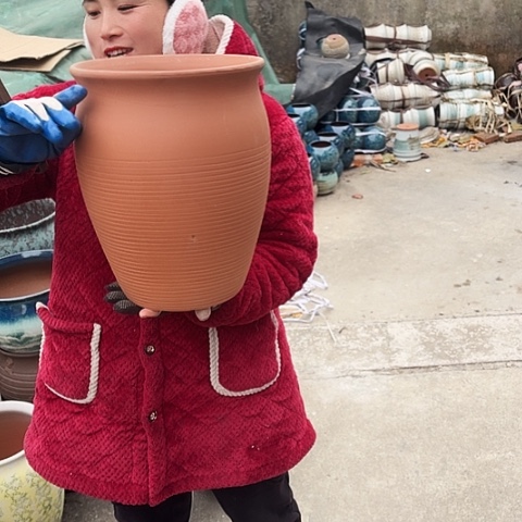 口24高31瑕疵盆子。 