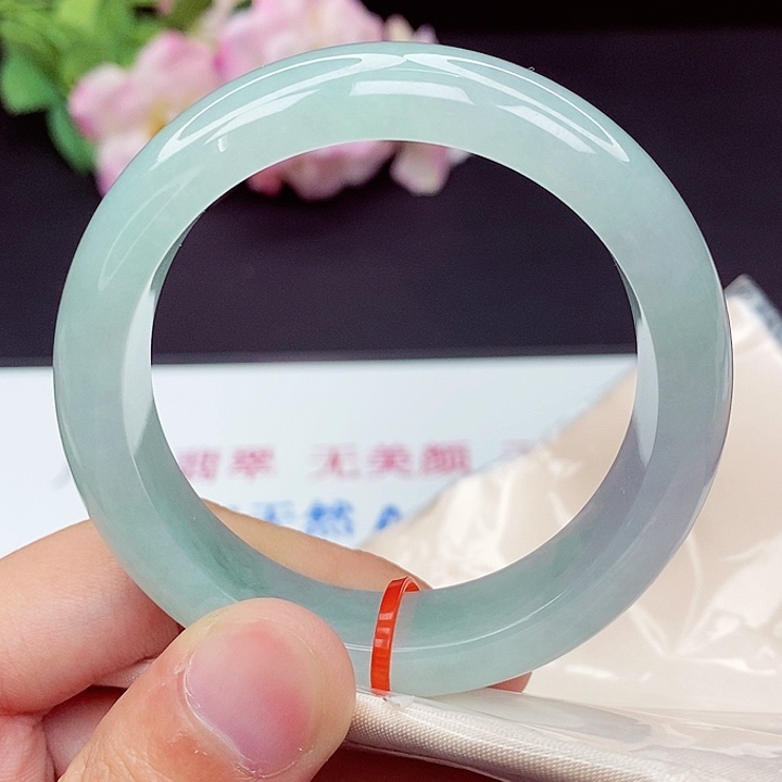 翡翠手镯未镶嵌52圈口
