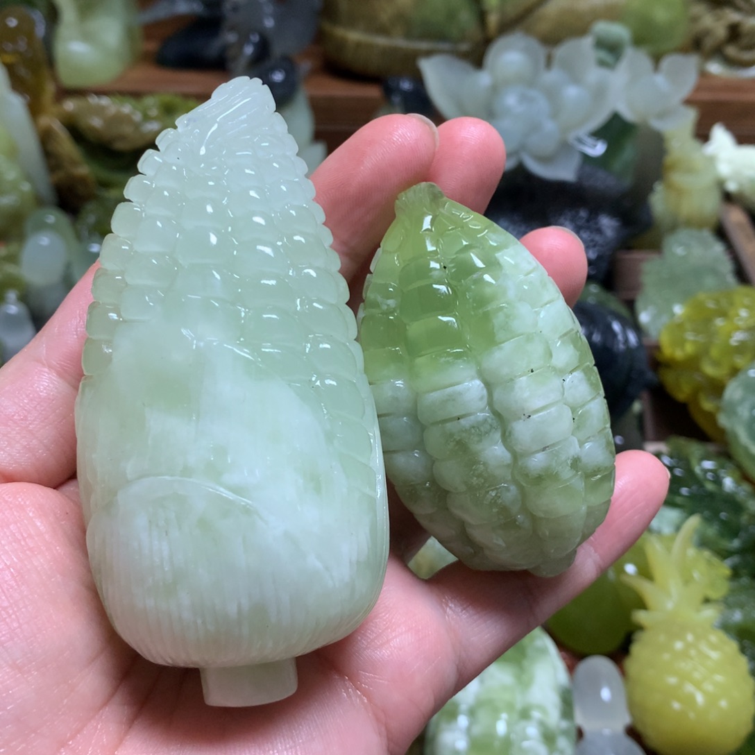 莫***求岫玉未镶嵌手把手把