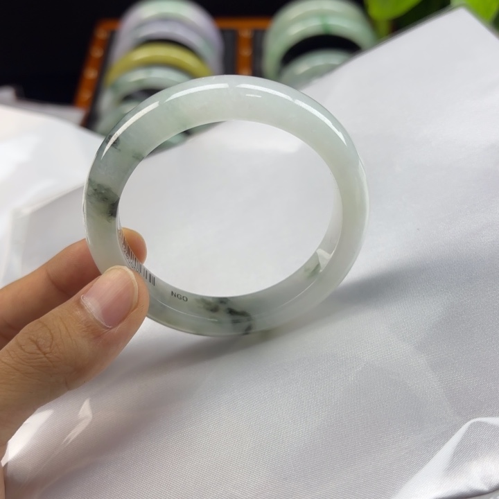 翡翠未镶嵌手镯5758 98