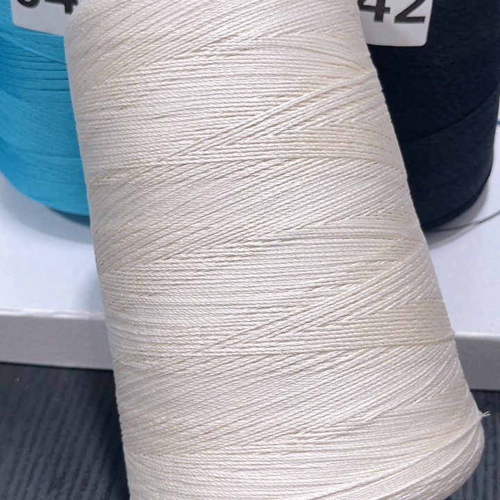 棉质量非常好的8号蕾丝毛线乳白色。