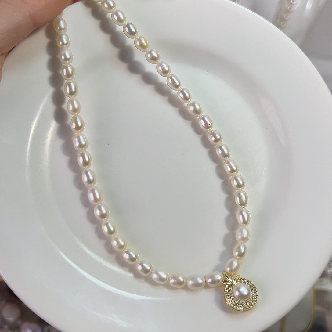 设计款珠宝合金淡水珍珠