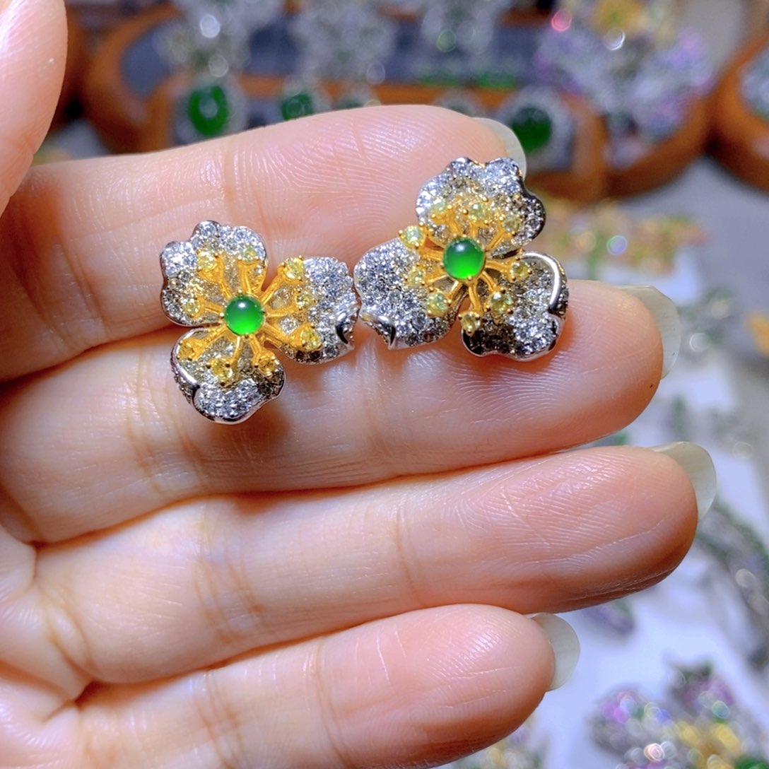 翡翠颈饰银S925镶嵌天然翡翠