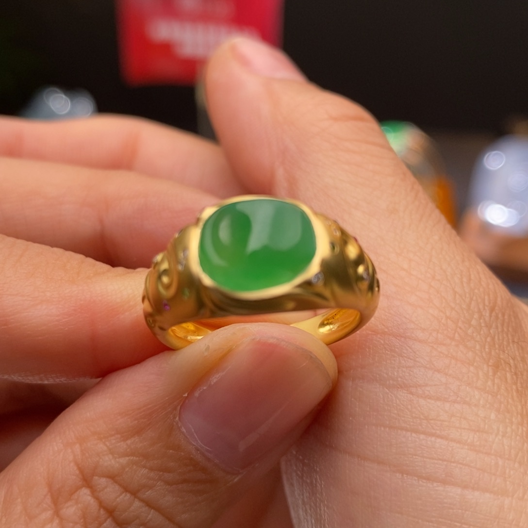 翡翠戒指18K金镶嵌戒指