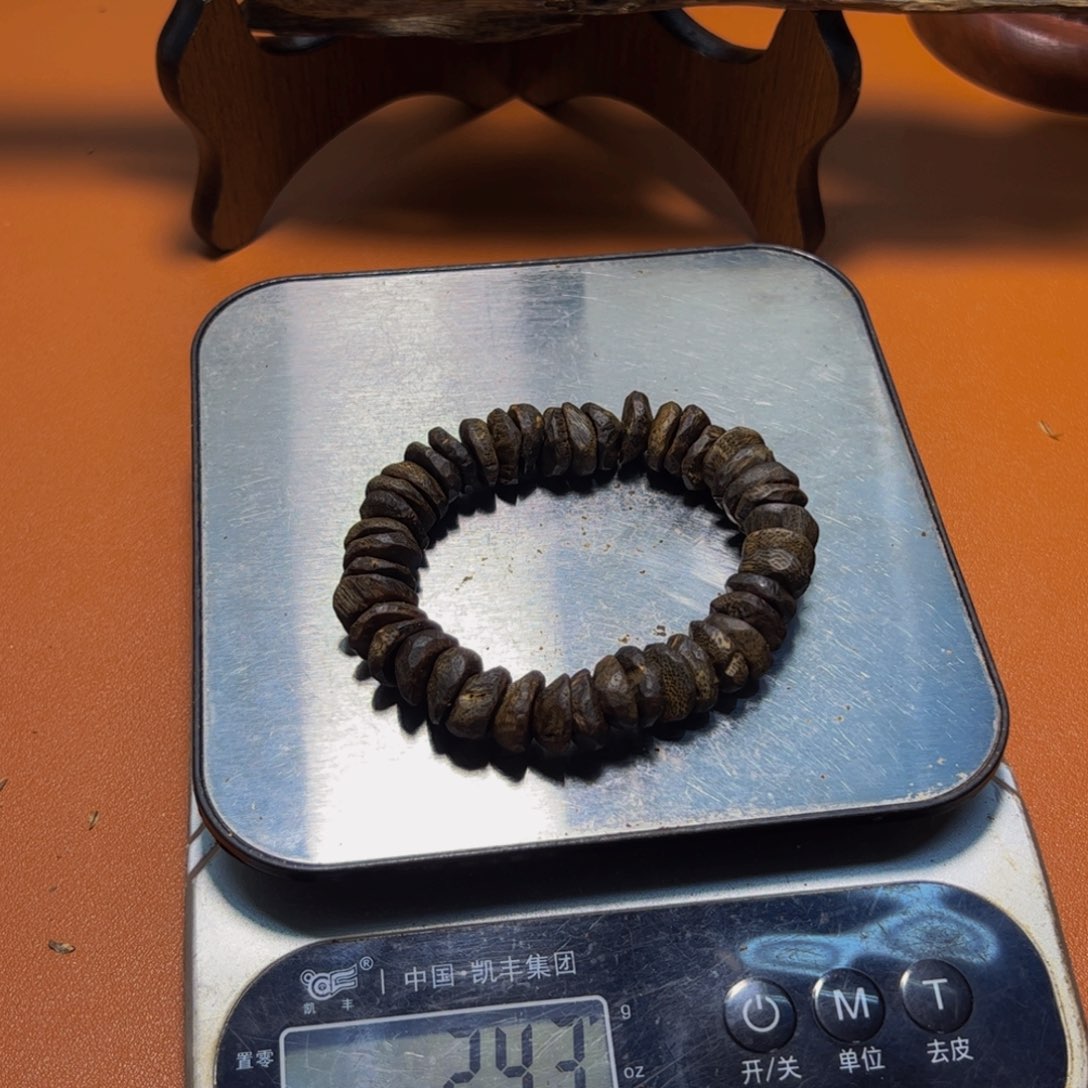 沉香木手串榕*沉香手串