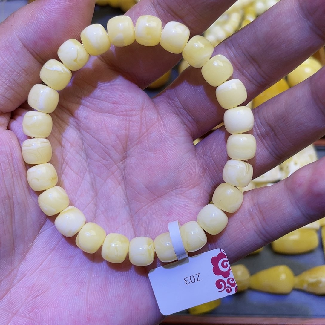 蜜蜡手串未镶嵌8.8m特浓白妖花