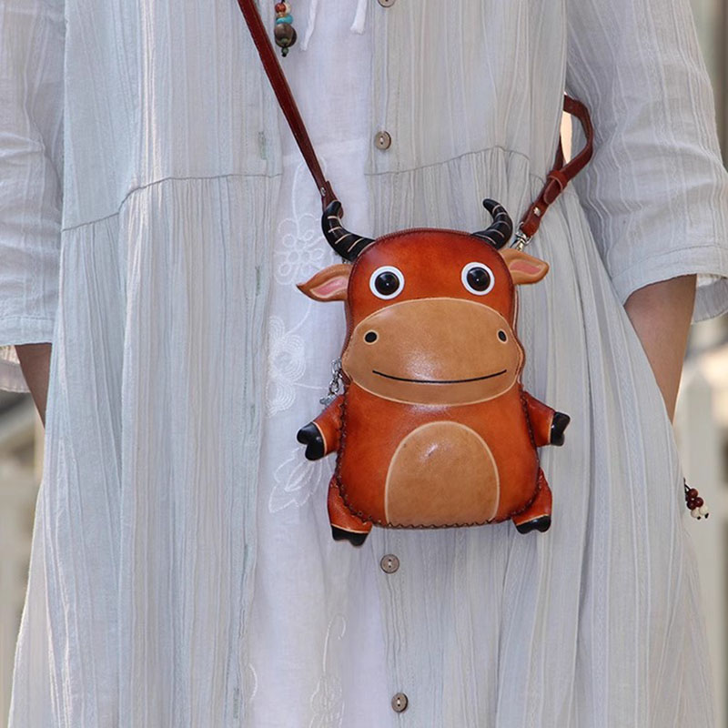 树膏牛皮女包斜挎包12生肖牛卡通动物手机包造型俏皮可爱百搭单肩