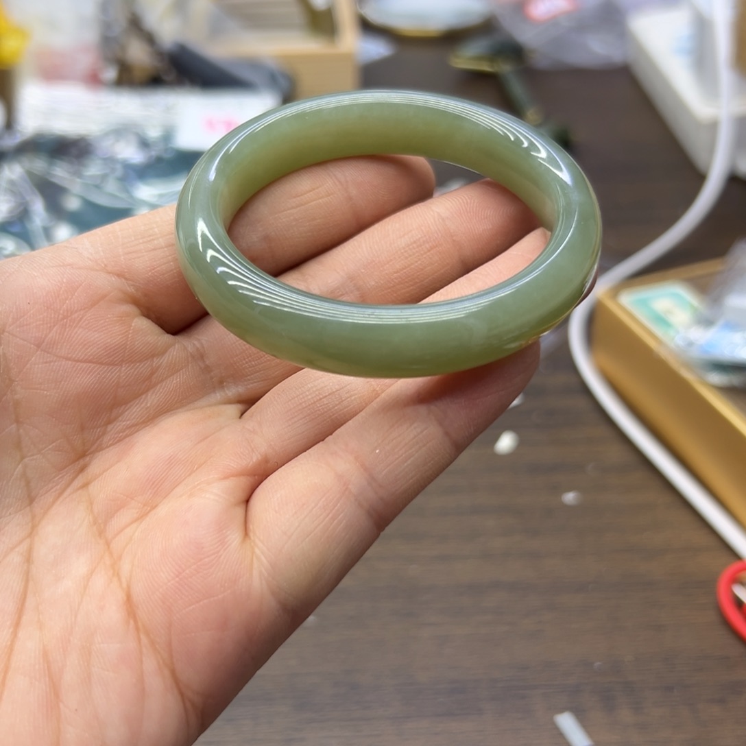 和田玉未镶嵌手镯51.3圈围10