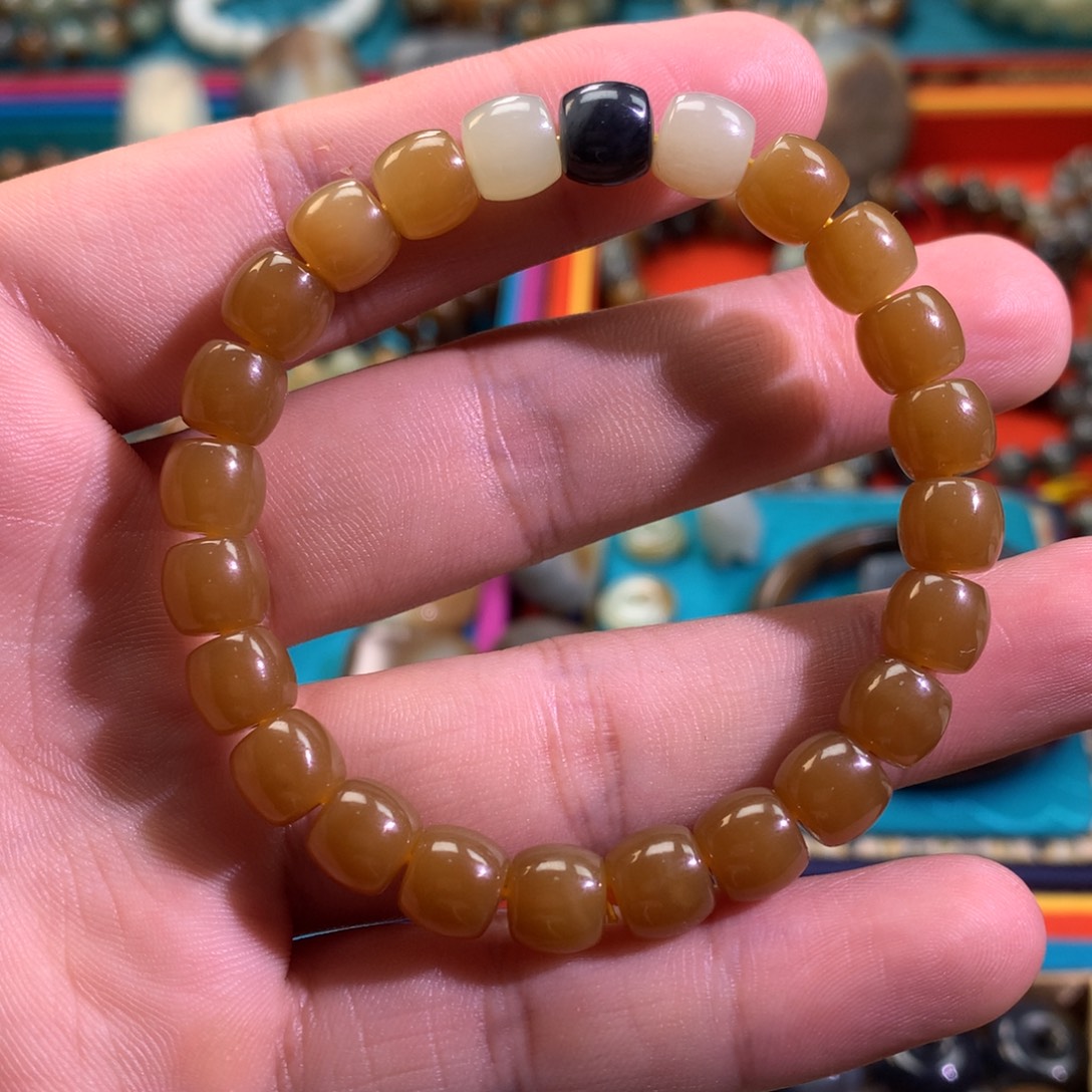 和田玉（糖玉）未镶嵌手链