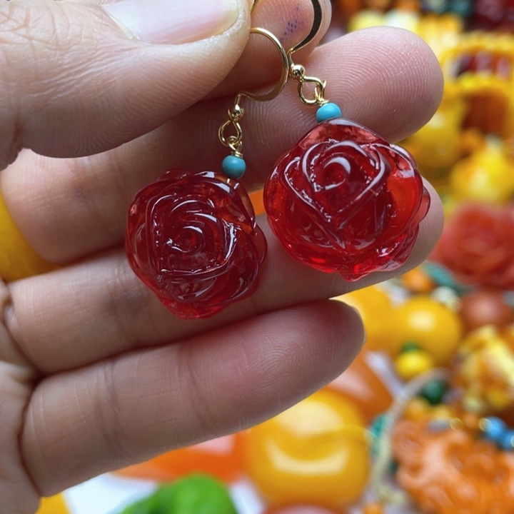 树脂制品67号雕花耳坠