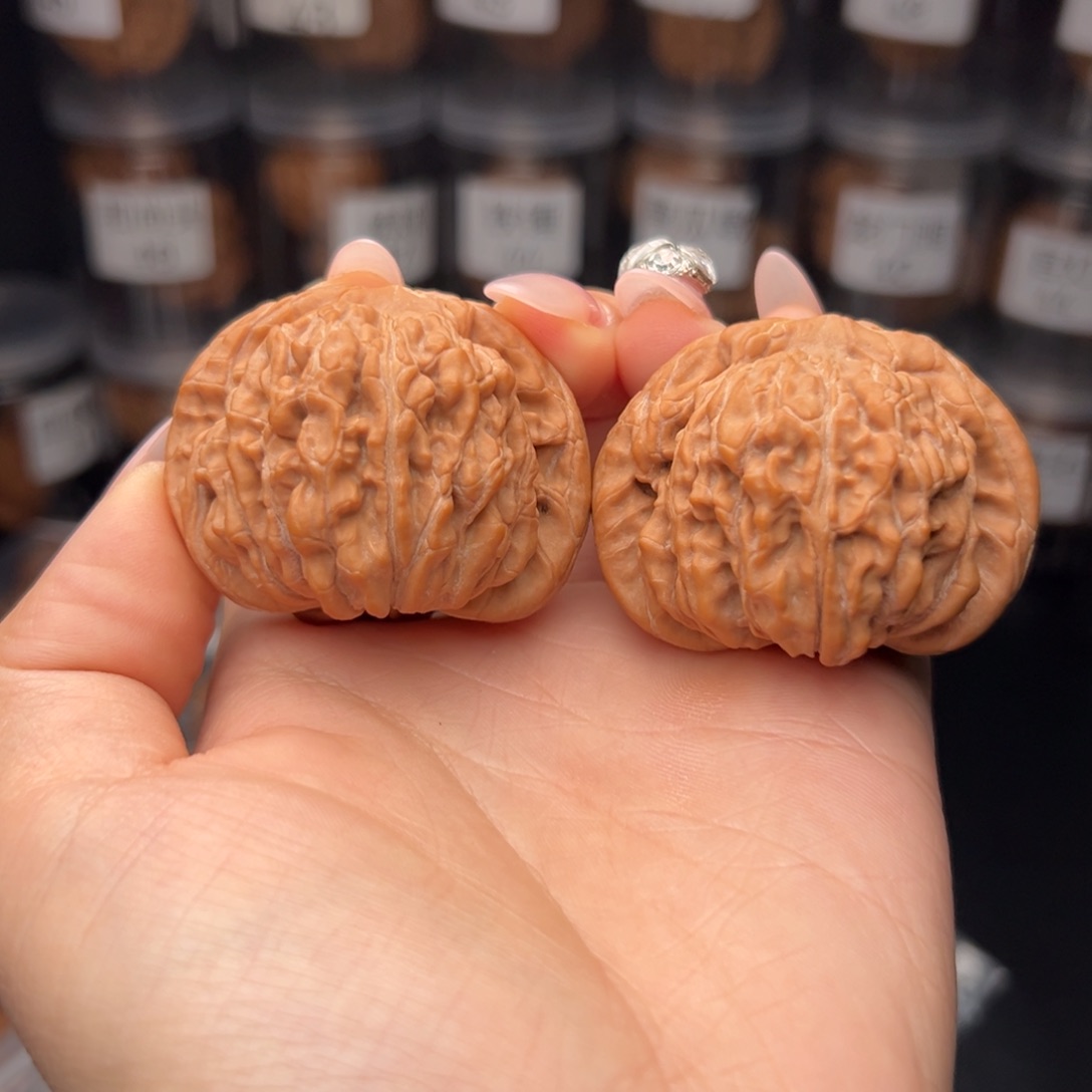 文玩核桃吊坠1***1四座楼