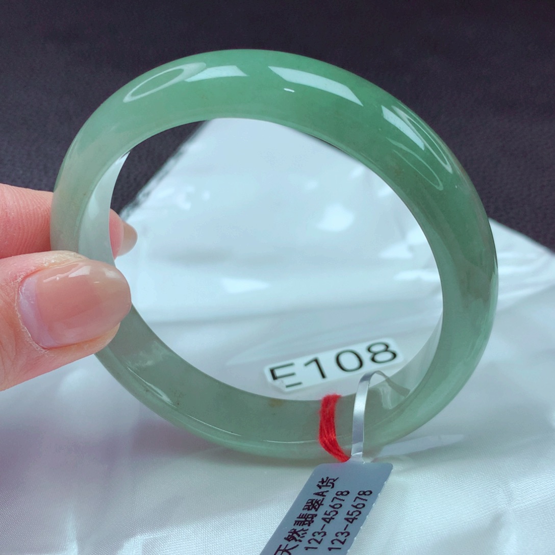 翡翠手镯未镶嵌手镯88