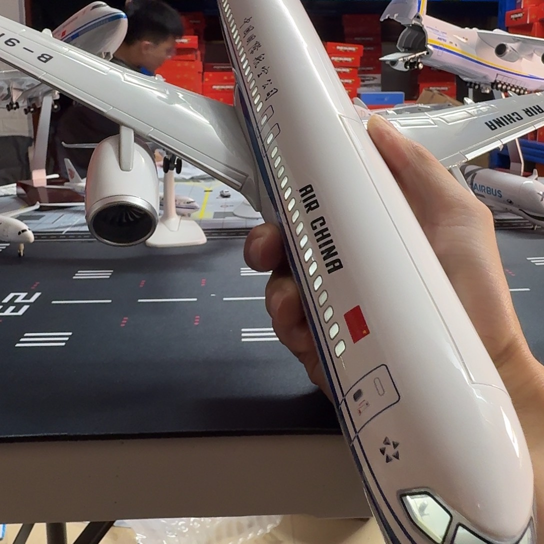 飞机模型国航919带灯47厘米
