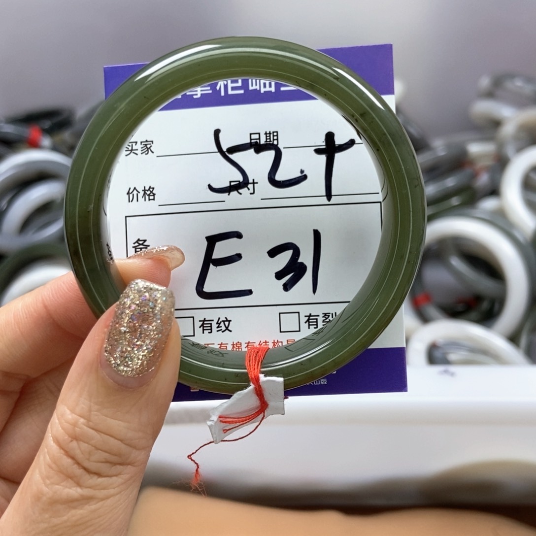 和田玉手镯手镯未镶嵌