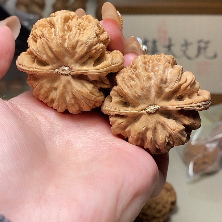 文玩核桃吊坠47+粗筋