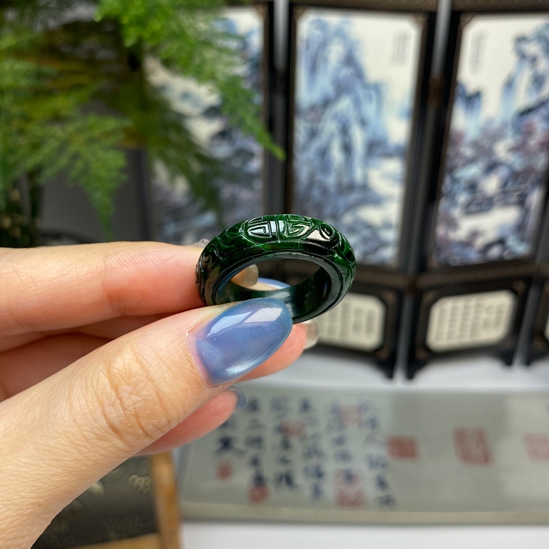 18.4花青满绿藓加绿雕花寿纹戒指指环 天然翡翠A货