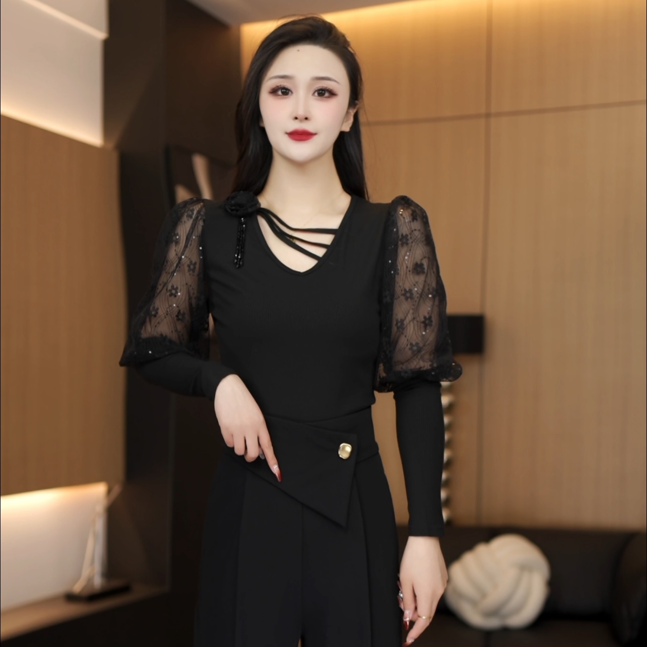 V领法式长袖时尚气质性感蕾丝显瘦轻熟风修身打底衫