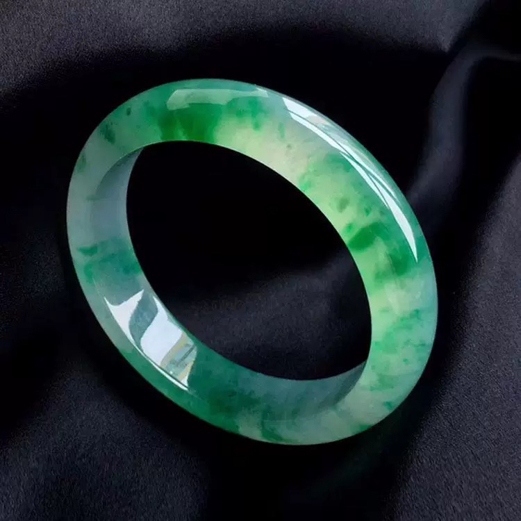 翡翠飘花高冰冰透大气美人镯