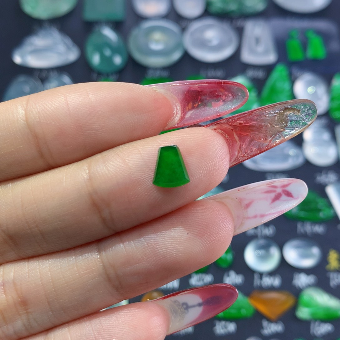 翡翠颈饰未镶嵌纯天然缅甸翡翠A货